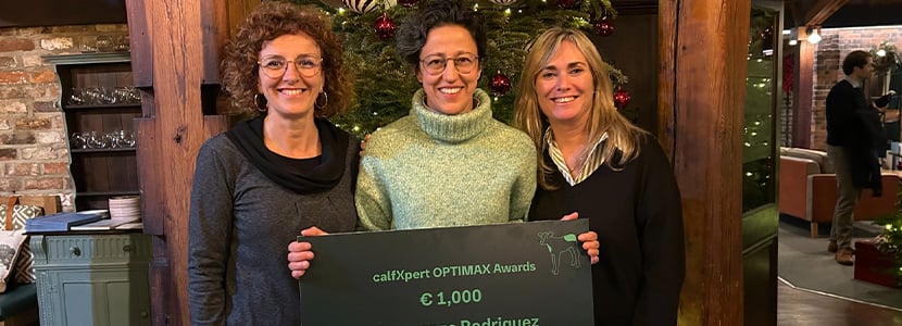 La veterinaria Esperanza Rodríguez recibe el tercer premio del CalfXpert Optimax Award convocado por Boehringer Ingelheim