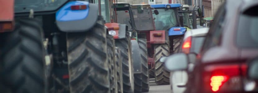 Ganaderos españoles convocan una histórica protesta en la frontera con Francia